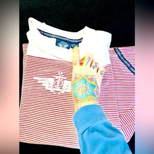 Ladies Vintage Dockers Sweatshirt Size Medium. Shoulder pad missing.